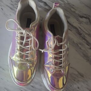 Iridescent Holographic Platform Sneakers - Pink/Gold